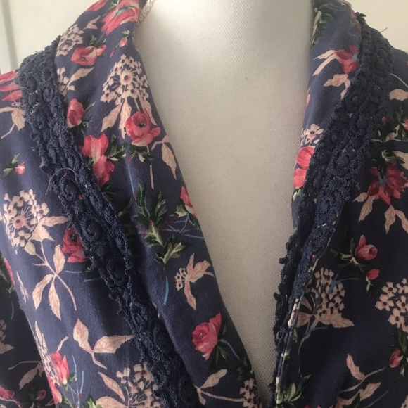 Victoria’s Secret Vintage Gold Label Long Floral Robe Size M/L Blue Sash Tie - Picture 2 of 10
